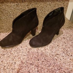 Super cute and comfy ankle boot 9 1/2